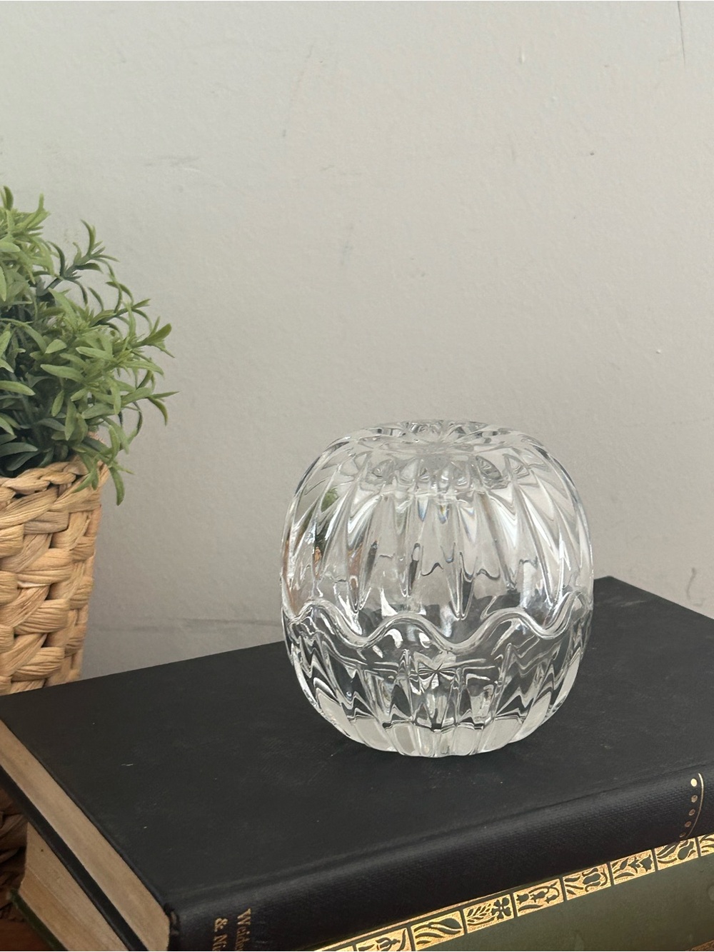 Round Clear Glass Ribbed 2 Piece Candy Trinket Dish Scallop Edges